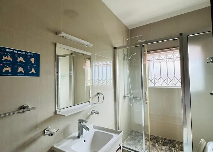 D Bes Self Catering Beau Vallon (Mahe)